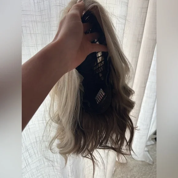 Marilyn Chelsey Smith Crowns Wig - Picture 4 of 8